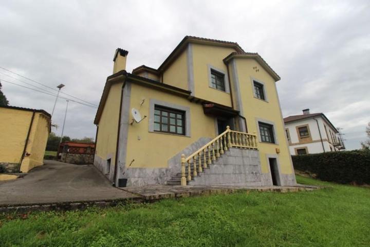 Chalet en venta en Oviedo, Latores photo 0