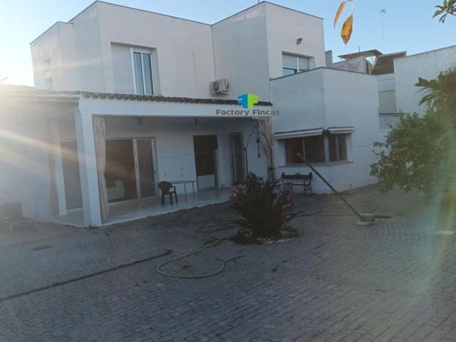 Casa en venta en Bollullos par del Condado, Bollullos Par Del Condado photo 0