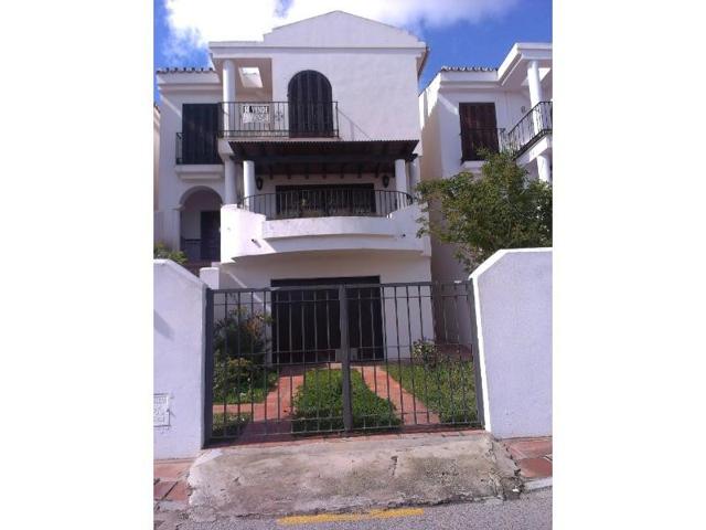 Bungalow en venta en Manilva, Manilva photo 0