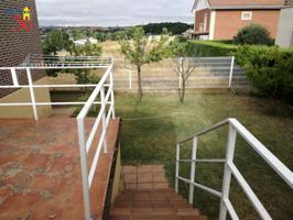 Chalet en venta en Cabrerizos, Cabrerizos photo 0