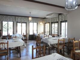 Local comercial en venta en Quesada, Pueblo - Proximo a colegios photo 0