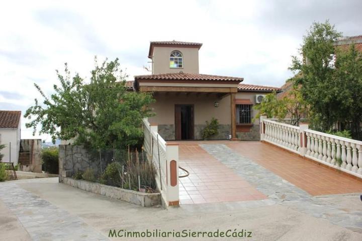 Casa con terreno en venta en Olvera, Olvera photo 0