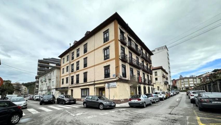 Piso en venta en Laredo, Centro photo 0