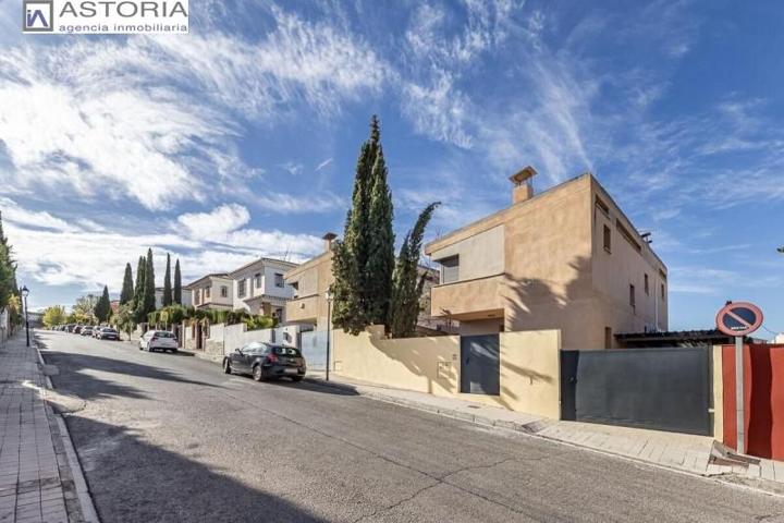 Casa en venta en Monachil, Zona metropolitana photo 0