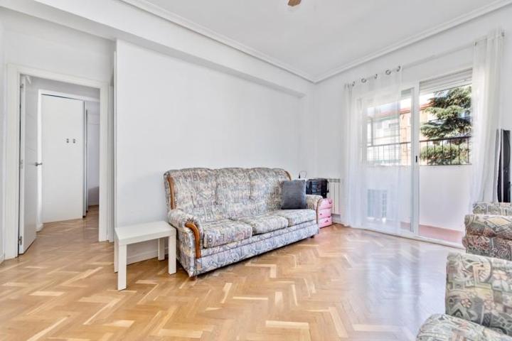 Piso en venta en Madrid, Ciudad Lineal photo 0