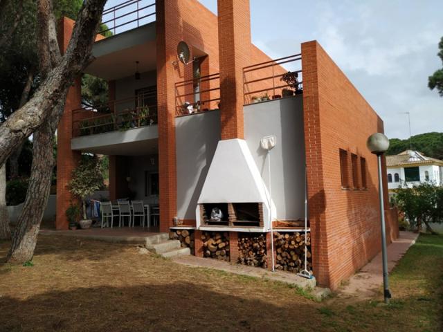 Chalet en venta en Chiclana de la Frontera, Pinar de los Franceses photo 0