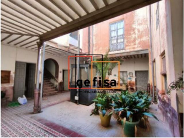 Casa en venta en Valdepeñas, Centro photo 0