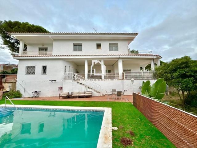 Chalet en venta en Tordera photo 0