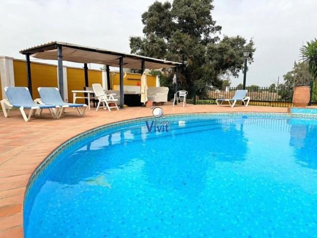 Chalet en venta en Alcalá de Guadaira, Zona Oromana photo 0