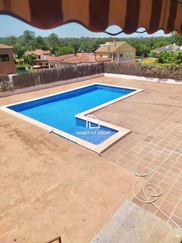 Chalet en venta en Caldes de Malavella photo 0