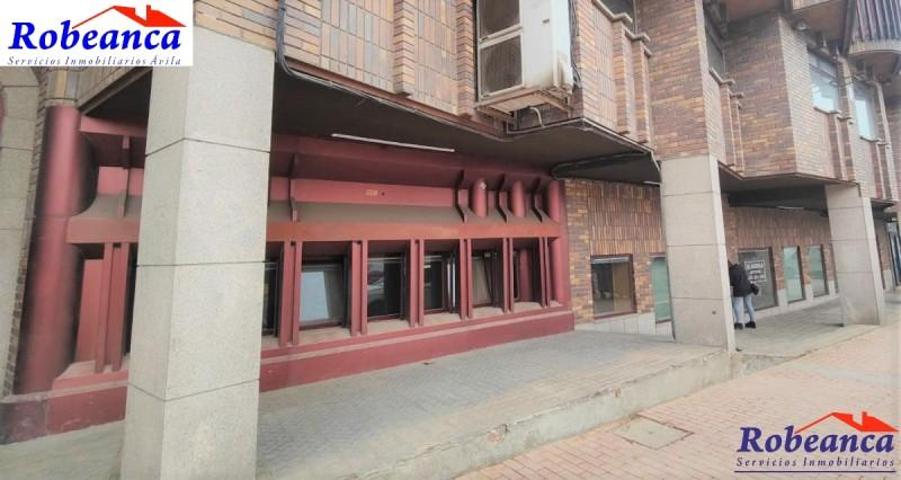 Local comercial en venta en Ávila, Centro - Avda. de Portugal photo 0