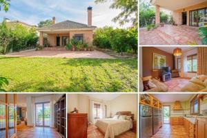 Casa en venta en Bollullos de la Mitación photo 0