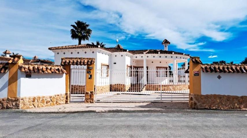 Chalet en venta en Catral, Catral photo 0