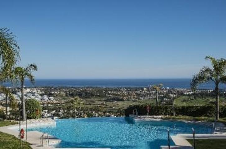 Apartamento en venta en Benahavís, Benahavis photo 0