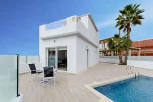 Chalet en venta en Torrevieja, Torreta florida photo 0