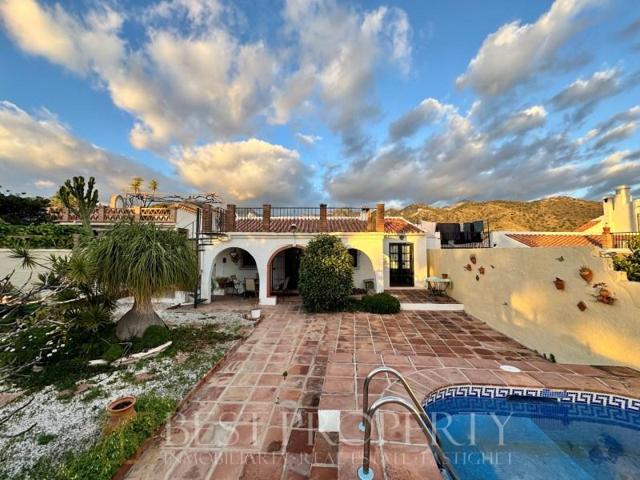 Casa con terreno en venta en Nerja photo 0
