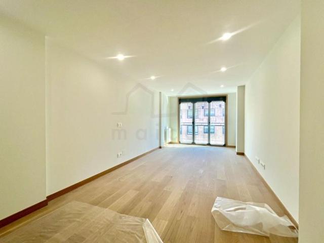 Piso en venta en Vigo, Urzaiz photo 0