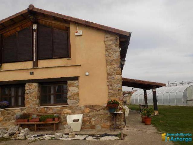 Chalet en venta en Astorga, Astorga photo 0