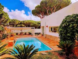 Chalet en venta en Chiclana de la Frontera, Pinar de los Franceses photo 0