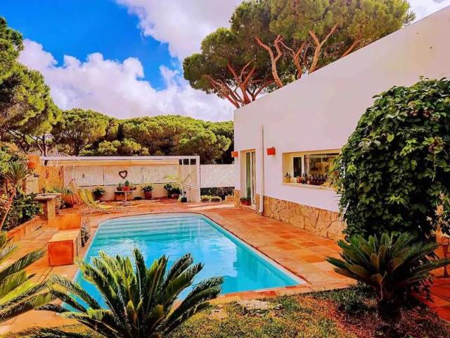 Chalet en venta en Chiclana de la Frontera, Pinar de los Franceses photo 0