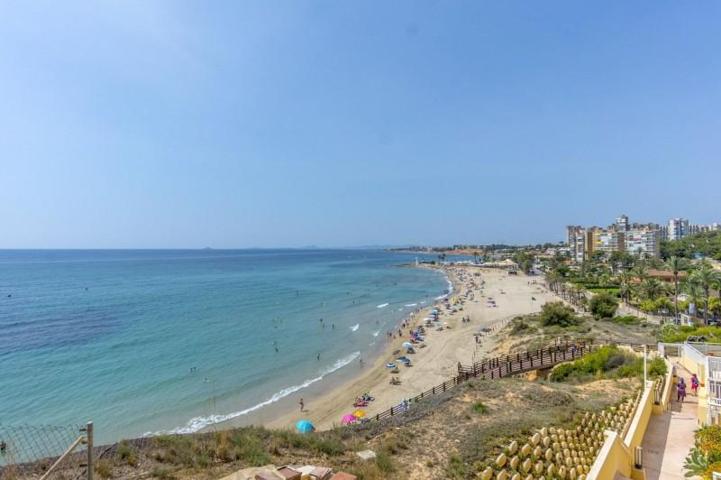 Apartamento en venta en Orihuela Costa, Campoamor photo 0