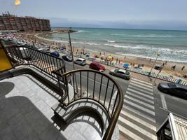 Apartamento en venta en Torrevieja, Playa de los locos photo 0