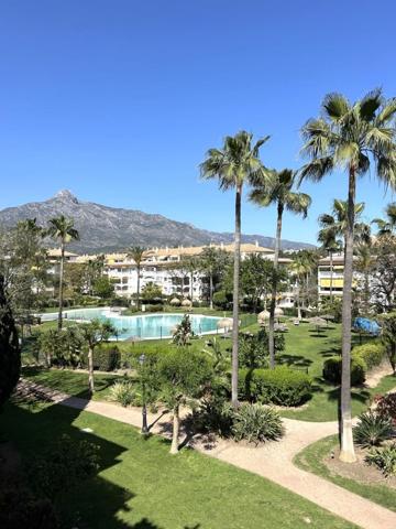 Apartamento en venta en Marbella, Puerto - Puerto Banús photo 0