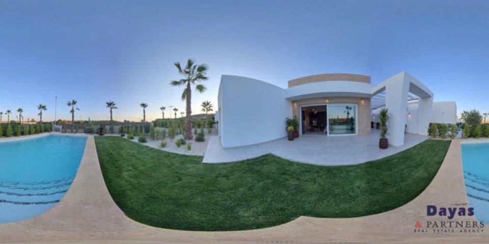 Bungalow en venta en Algorfa, La Finca Golf Resort photo 0