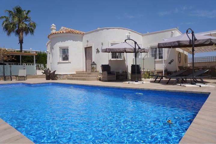 Casa con terreno en venta en Torrevieja, Villamartín photo 0