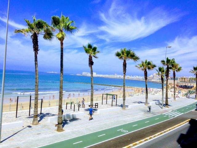 Piso en venta en Cádiz photo 0