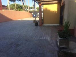 Casa con terreno en venta en Chiclana de la Frontera, Casco Urbano photo 0
