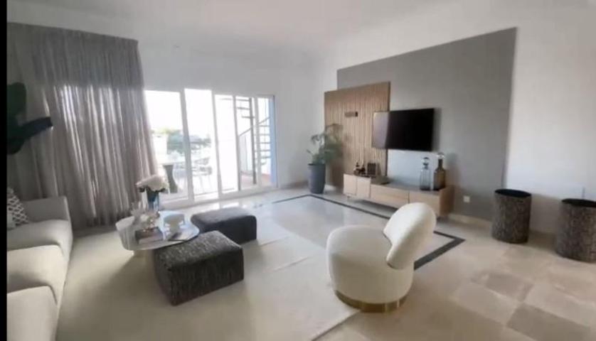 Apartamento en venta en Benahavís, Benahavis photo 0