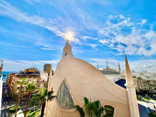 Piso en venta en Torrevieja, Las Piscinas Naturales photo 0