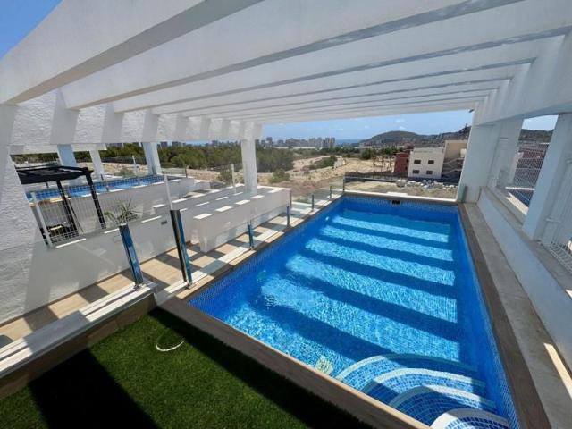 Bungalow en venta en Finestrat, Centro comercial La Marina photo 0