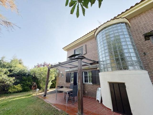 Chalet en venta en Santa Marta de Tormes, Santa Marta De Tormes photo 0