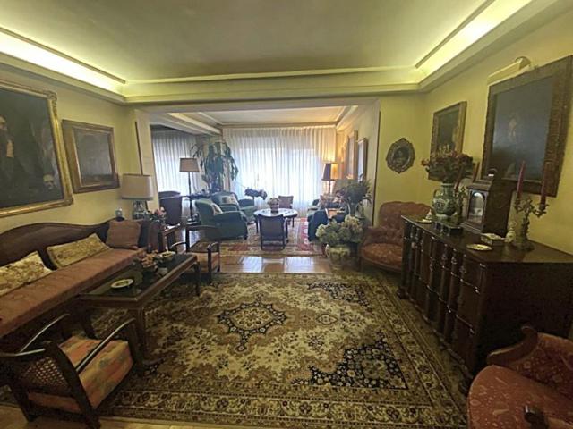 Piso en venta en Oviedo, Centro photo 0