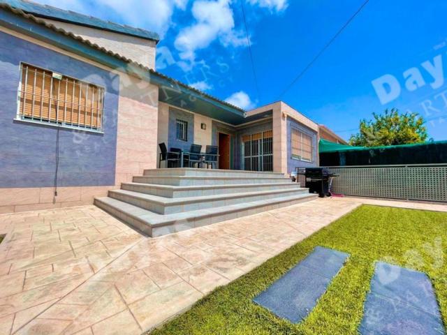 Chalet en venta en Torrevieja, Los Balcones photo 0