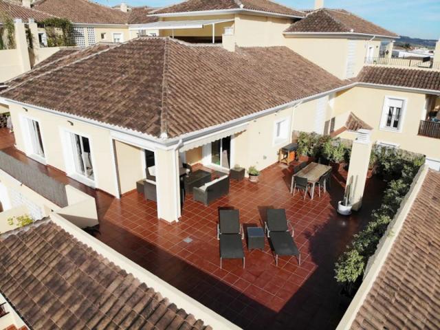 Aticos en venta en San Roque, Sotogrande - Alto photo 0