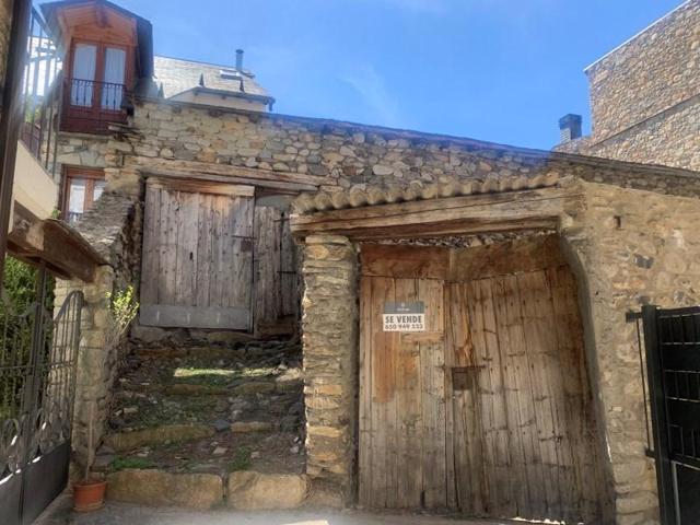 Casas de pueblo en venta en Benasque photo 0