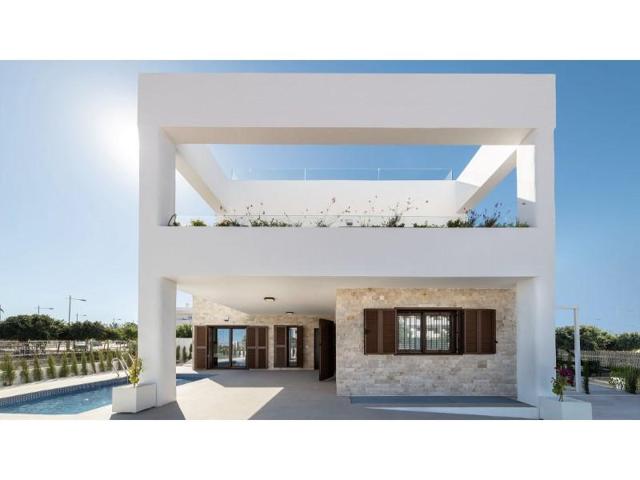 Chalet en venta en San Juan de los Terreros photo 0