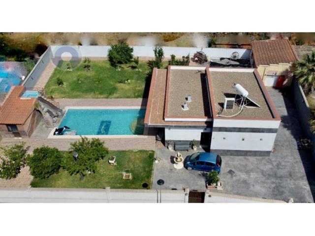 Chalet en venta en Alcalá de Guadaira photo 0