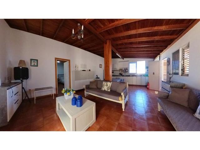 Chalet en venta en Vega de San Mateo photo 0