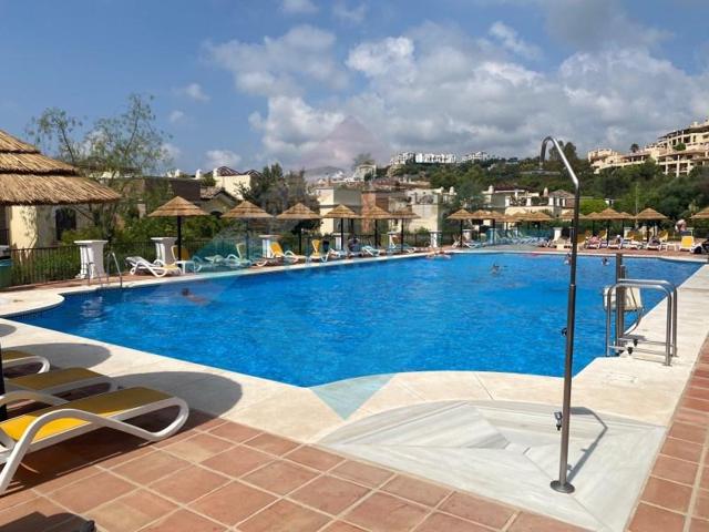 Apartamento en venta en Benahavís photo 0