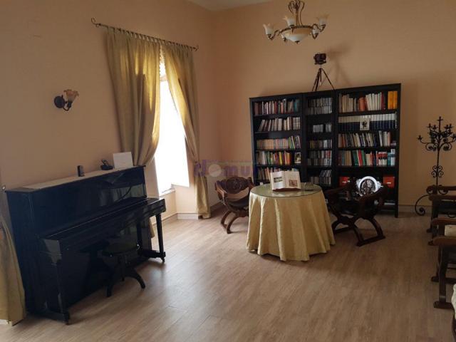 Casa en venta en Almendralejo, Centro - Ayuntamiento photo 0