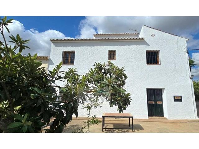 Casa con terreno en venta en Alora photo 0