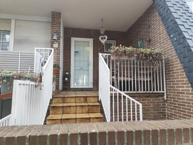 Adosada en venta en Valladolid, Covaresa photo 0