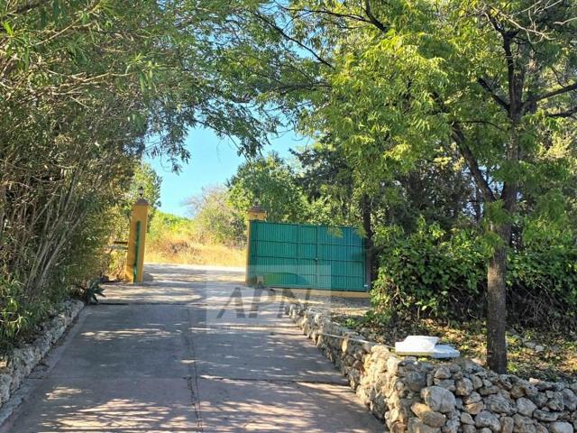 Casa con terreno en venta en Alora photo 0