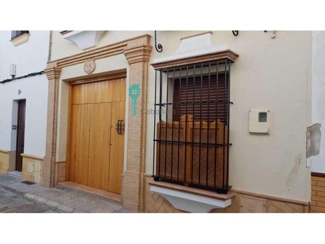 Casa en venta en Utrera photo 0