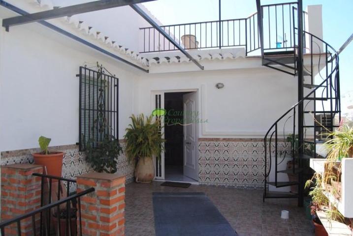 Casas de pueblo en venta en Cómpeta, Competa photo 0