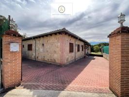 Chalet en venta en Candeleda photo 0